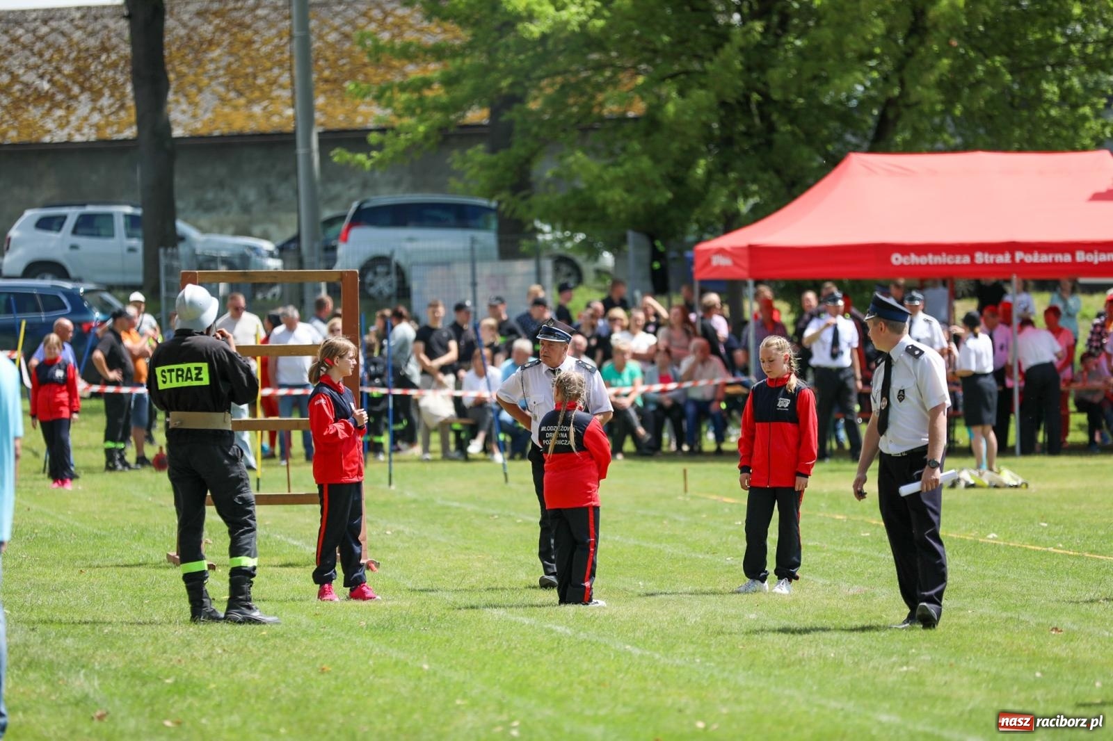 Zdjęcie w galerii na portalu naszraciborz.pl: Krzanowice wywożą trzy puchary z Bojanowa. Gminne zawody sportowo-pożarnicze wiadomości z regionu