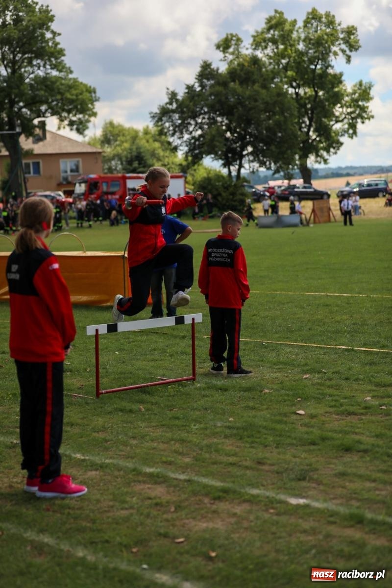 Zdjęcie w galerii na portalu naszraciborz.pl: Krzanowice wywożą trzy puchary z Bojanowa. Gminne zawody sportowo-pożarnicze wiadomości z regionu