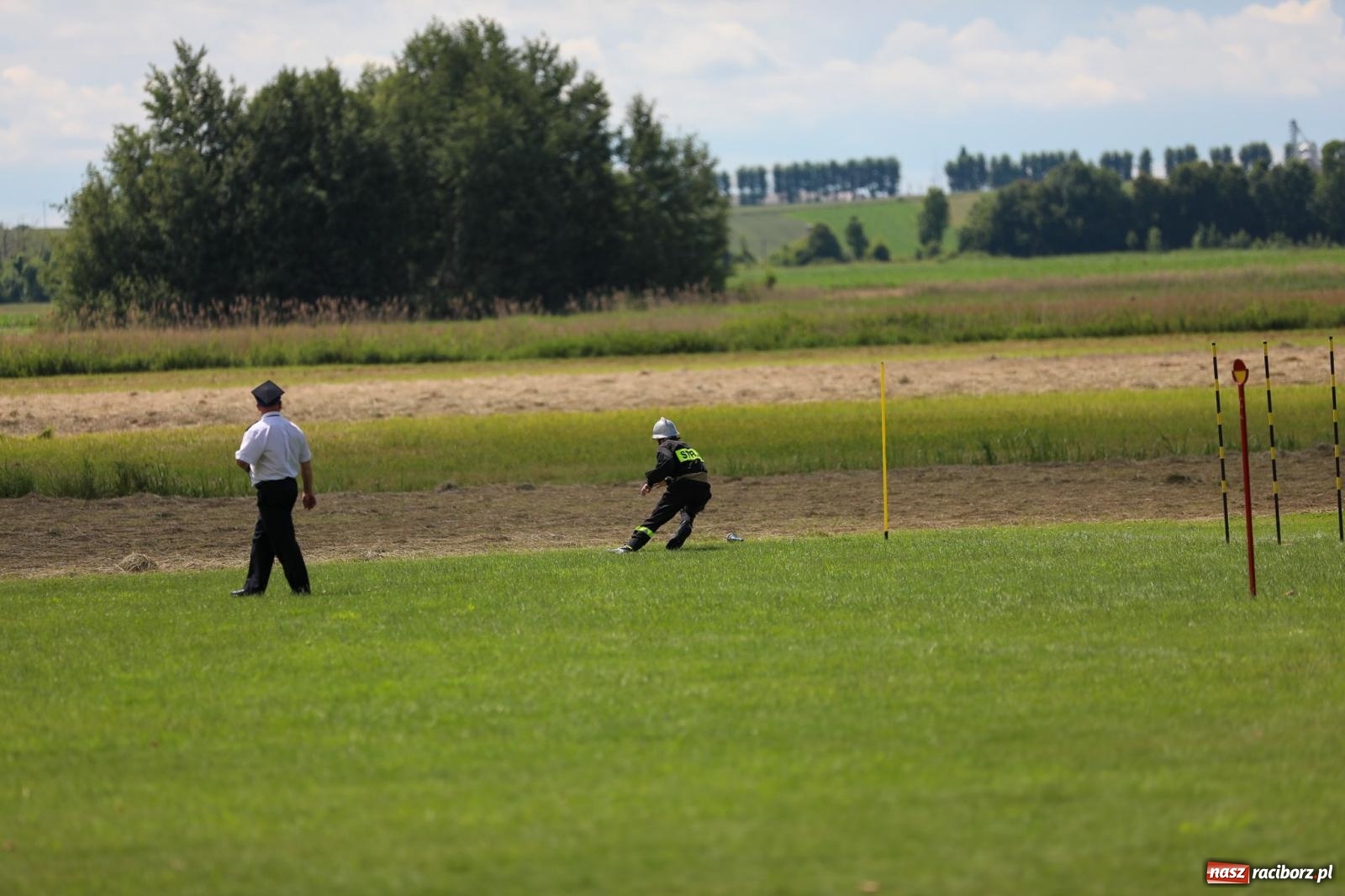 Zdjęcie w galerii na portalu naszraciborz.pl: Krzanowice wywożą trzy puchary z Bojanowa. Gminne zawody sportowo-pożarnicze wiadomości z regionu