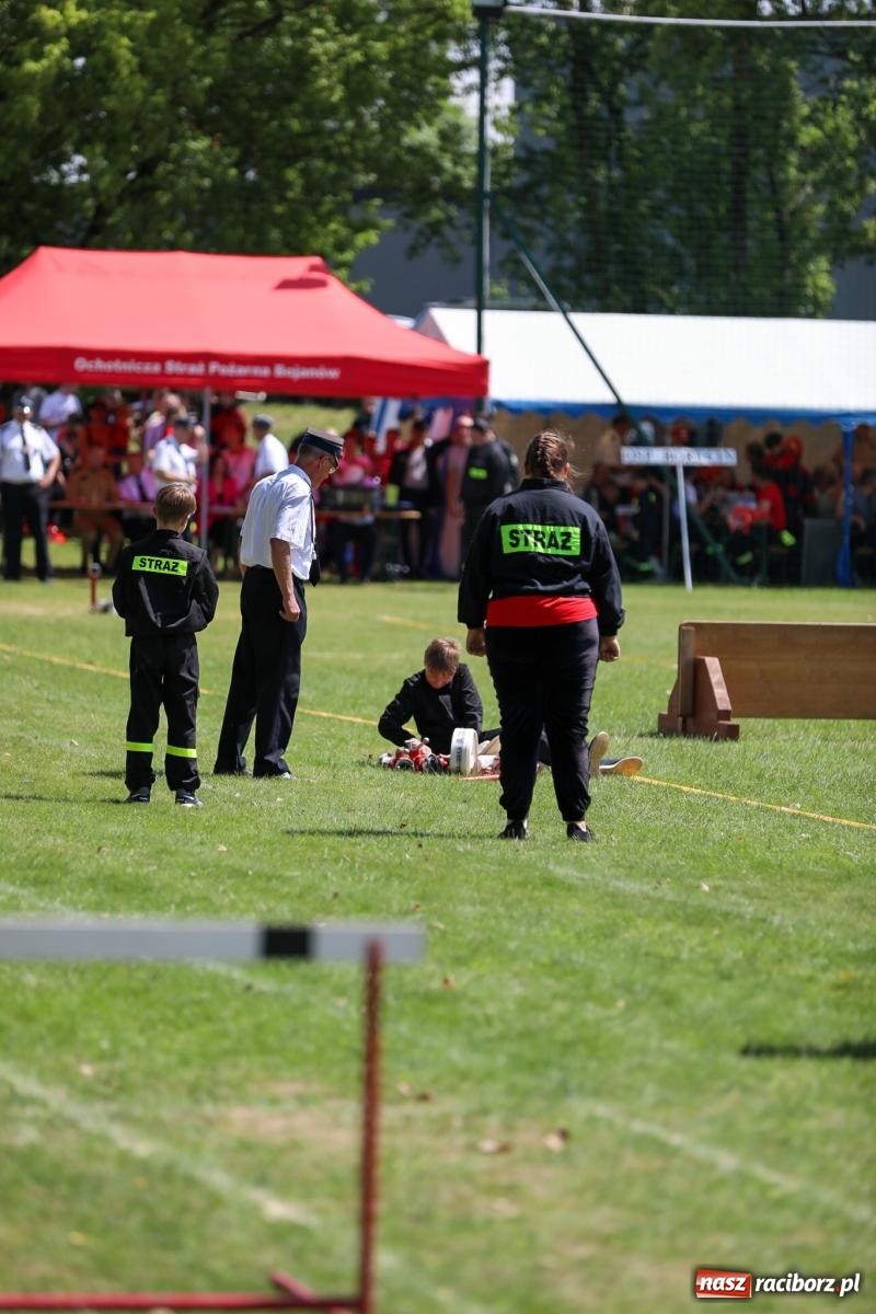 Zdjęcie w galerii na portalu naszraciborz.pl: Krzanowice wywożą trzy puchary z Bojanowa. Gminne zawody sportowo-pożarnicze wiadomości z regionu