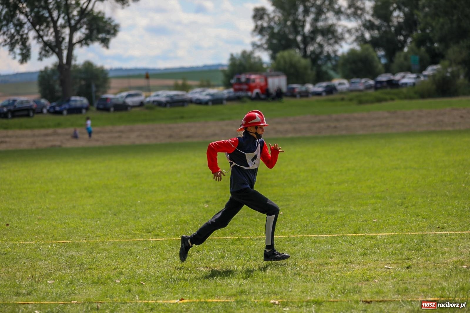 Zdjęcie w galerii na portalu naszraciborz.pl: Krzanowice wywożą trzy puchary z Bojanowa. Gminne zawody sportowo-pożarnicze wiadomości z regionu
