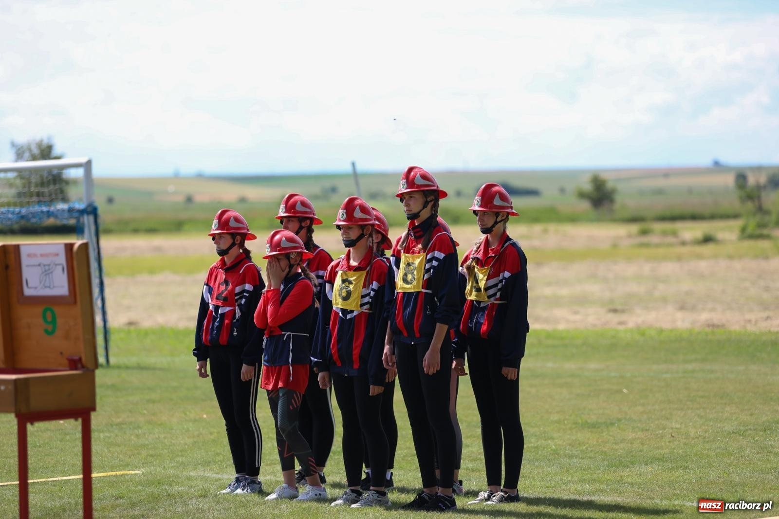 Zdjęcie w galerii na portalu naszraciborz.pl: Krzanowice wywożą trzy puchary z Bojanowa. Gminne zawody sportowo-pożarnicze wiadomości z regionu