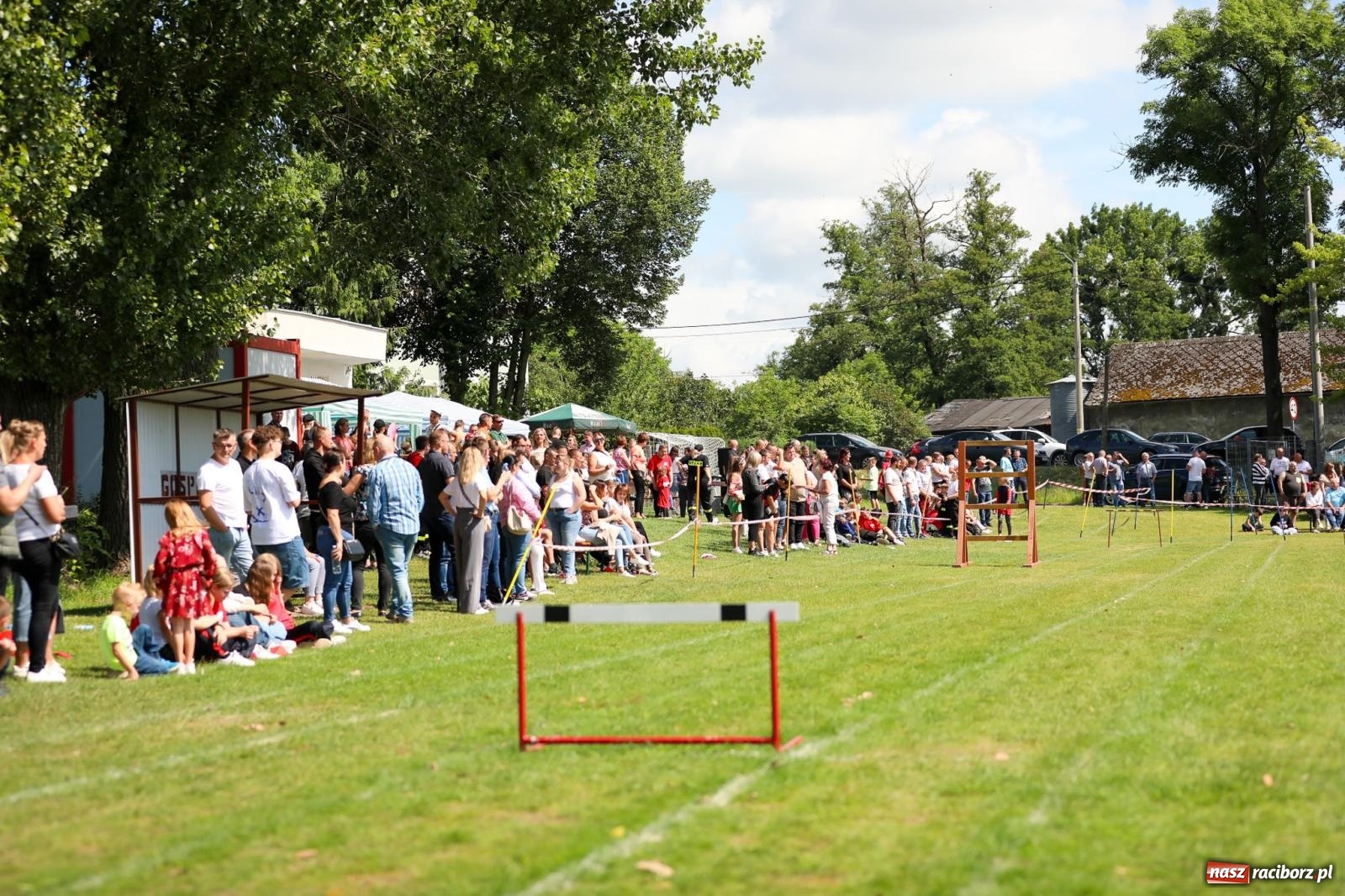 Zdjęcie w galerii na portalu naszraciborz.pl: Krzanowice wywożą trzy puchary z Bojanowa. Gminne zawody sportowo-pożarnicze wiadomości z regionu