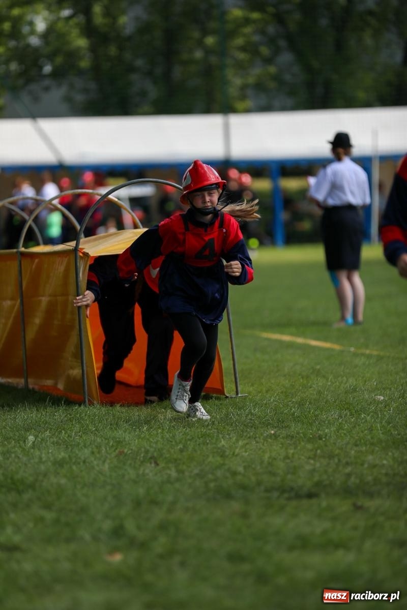 Zdjęcie w galerii na portalu naszraciborz.pl: Krzanowice wywożą trzy puchary z Bojanowa. Gminne zawody sportowo-pożarnicze wiadomości z regionu