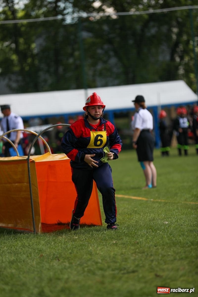 Zdjęcie w galerii na portalu naszraciborz.pl: Krzanowice wywożą trzy puchary z Bojanowa. Gminne zawody sportowo-pożarnicze wiadomości z regionu