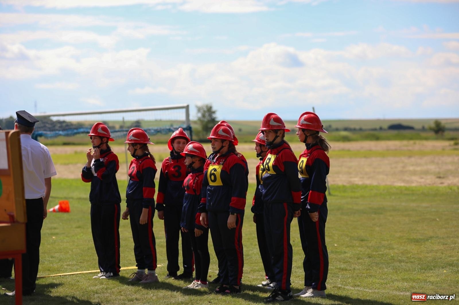 Zdjęcie w galerii na portalu naszraciborz.pl: Krzanowice wywożą trzy puchary z Bojanowa. Gminne zawody sportowo-pożarnicze wiadomości z regionu