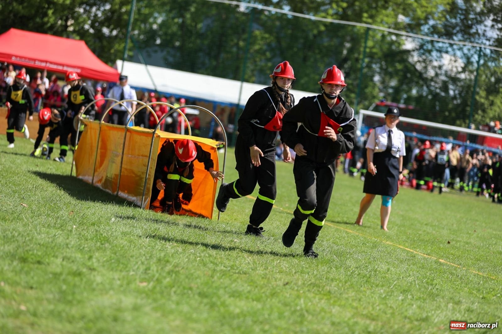 Zdjęcie w galerii na portalu naszraciborz.pl: Krzanowice wywożą trzy puchary z Bojanowa. Gminne zawody sportowo-pożarnicze wiadomości z regionu