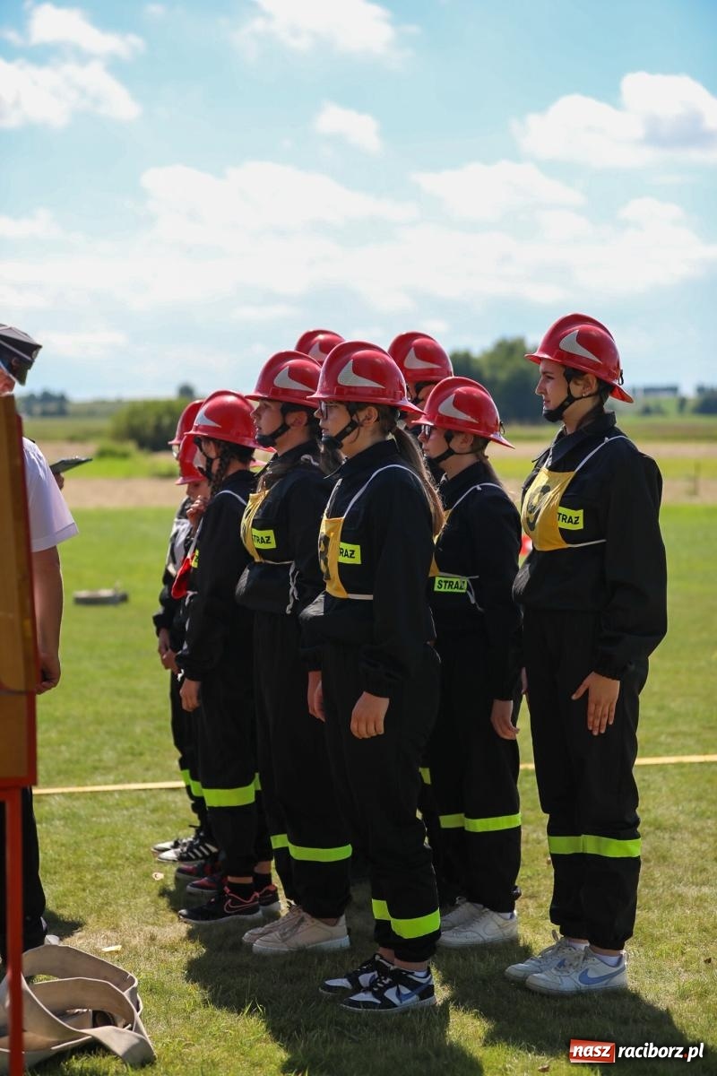 Zdjęcie w galerii na portalu naszraciborz.pl: Krzanowice wywożą trzy puchary z Bojanowa. Gminne zawody sportowo-pożarnicze wiadomości z regionu