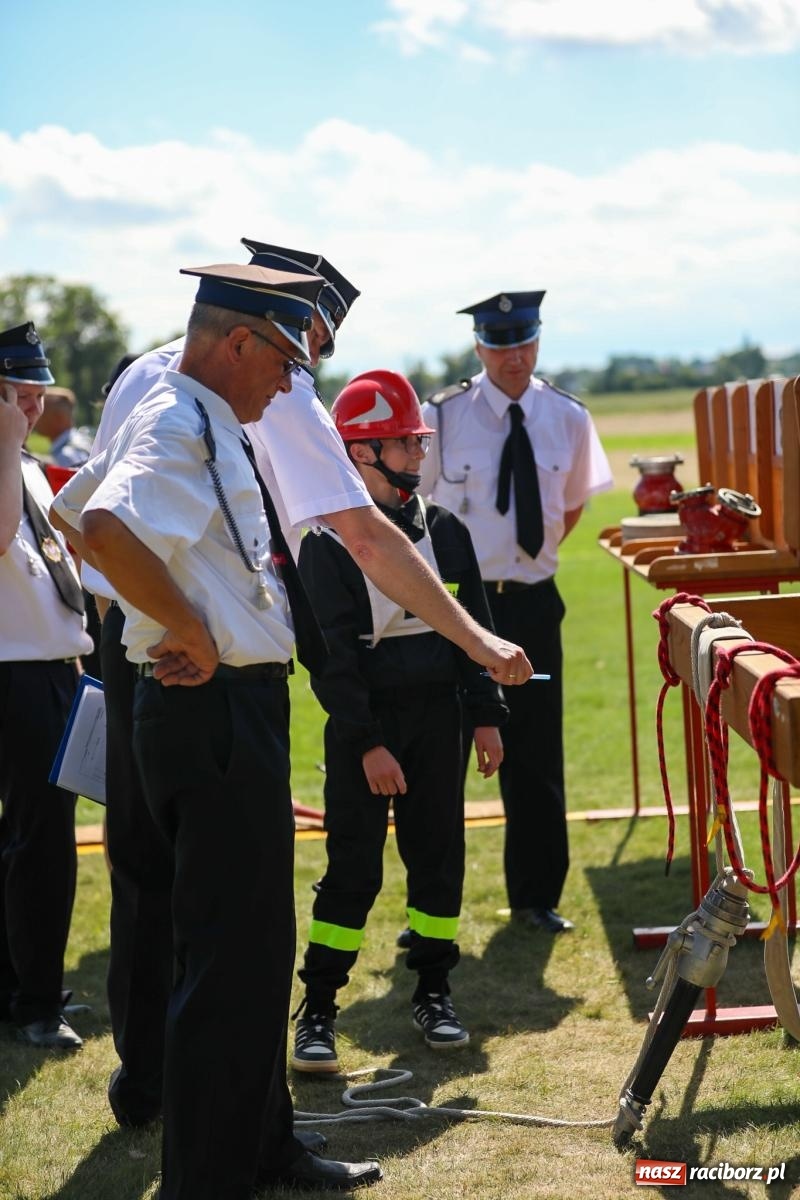 Zdjęcie w galerii na portalu naszraciborz.pl: Krzanowice wywożą trzy puchary z Bojanowa. Gminne zawody sportowo-pożarnicze wiadomości z regionu