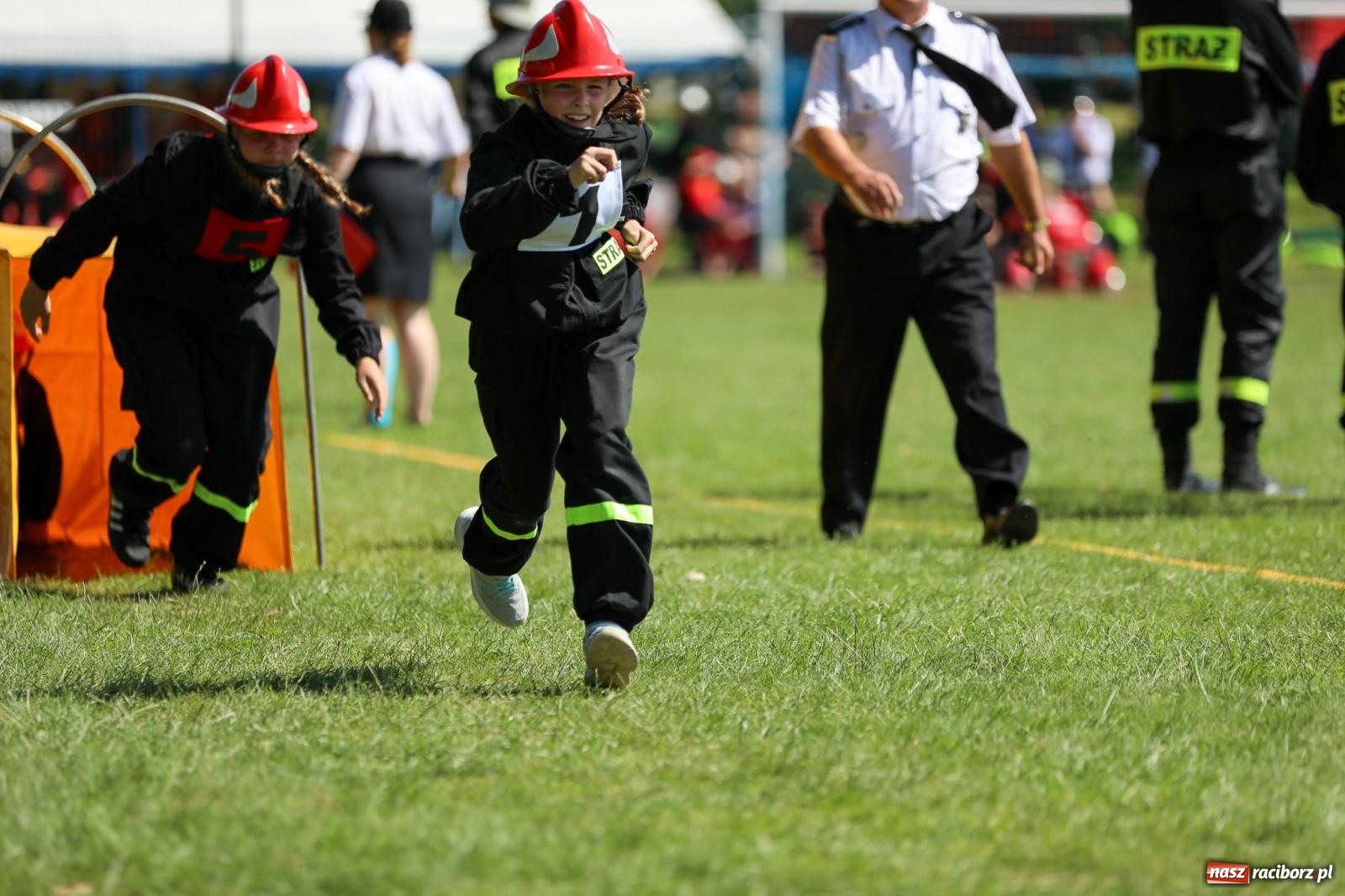Zdjęcie w galerii na portalu naszraciborz.pl: Krzanowice wywożą trzy puchary z Bojanowa. Gminne zawody sportowo-pożarnicze wiadomości z regionu