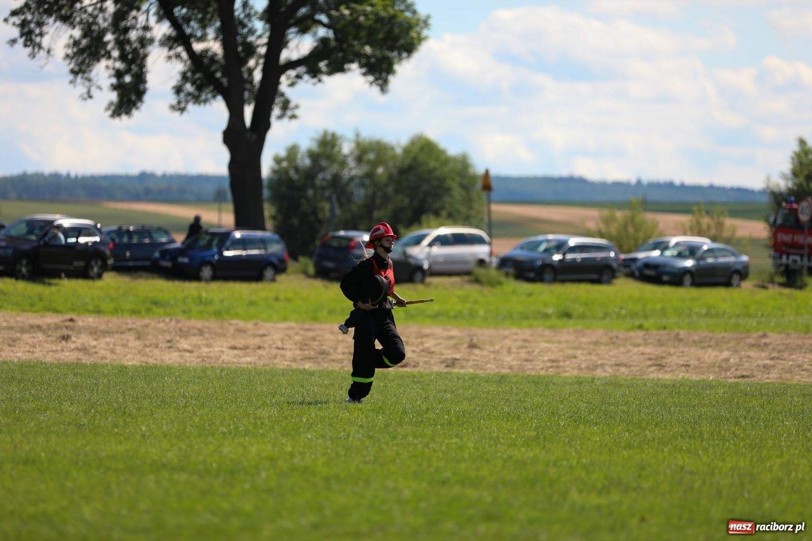 Zdjęcie w galerii na portalu naszraciborz.pl: Krzanowice wywożą trzy puchary z Bojanowa. Gminne zawody sportowo-pożarnicze wiadomości z regionu