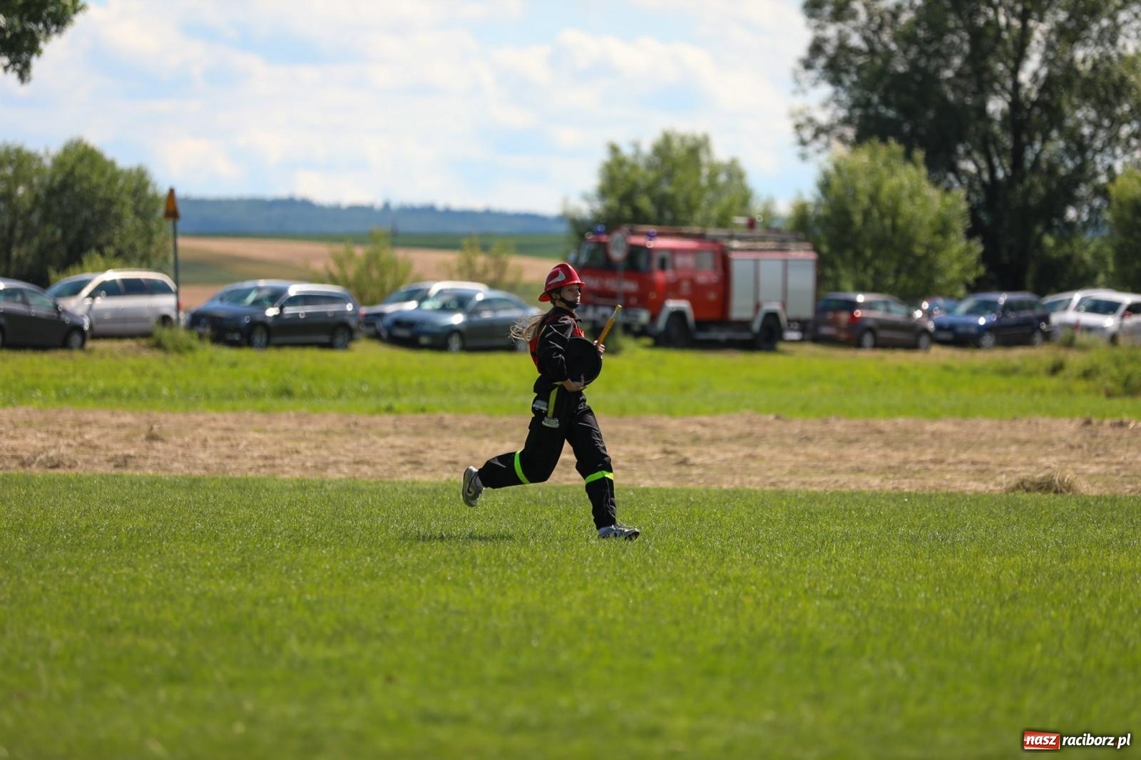 Zdjęcie w galerii na portalu naszraciborz.pl: Krzanowice wywożą trzy puchary z Bojanowa. Gminne zawody sportowo-pożarnicze wiadomości z regionu