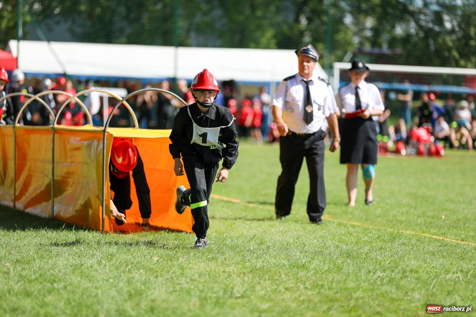 Zdjęcie w galerii na portalu naszraciborz.pl: Krzanowice wywożą trzy puchary z Bojanowa. Gminne zawody sportowo-pożarnicze wiadomości z regionu