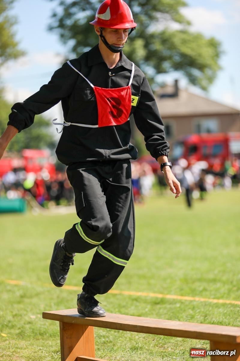Zdjęcie w galerii na portalu naszraciborz.pl: Krzanowice wywożą trzy puchary z Bojanowa. Gminne zawody sportowo-pożarnicze wiadomości z regionu