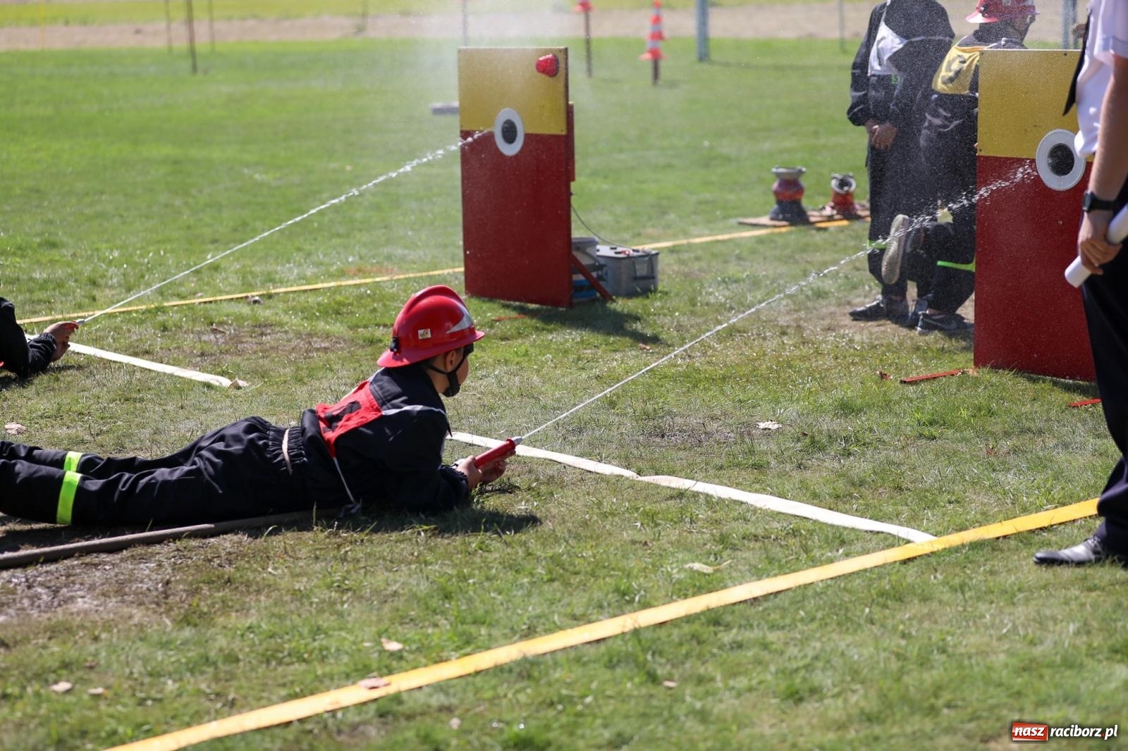 Zdjęcie w galerii na portalu naszraciborz.pl: Krzanowice wywożą trzy puchary z Bojanowa. Gminne zawody sportowo-pożarnicze wiadomości z regionu