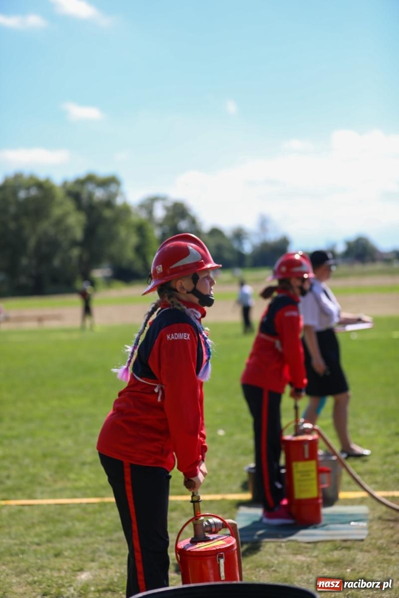 Zdjęcie w galerii na portalu naszraciborz.pl: Krzanowice wywożą trzy puchary z Bojanowa. Gminne zawody sportowo-pożarnicze wiadomości z regionu