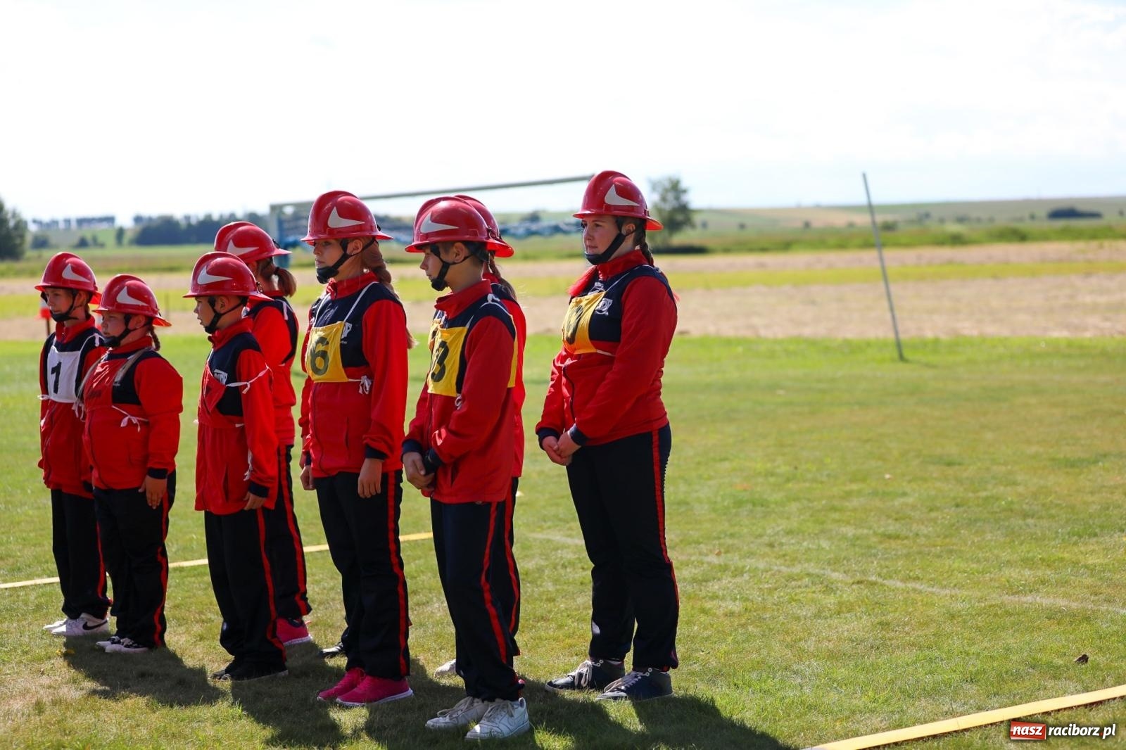 Zdjęcie w galerii na portalu naszraciborz.pl: Krzanowice wywożą trzy puchary z Bojanowa. Gminne zawody sportowo-pożarnicze wiadomości z regionu