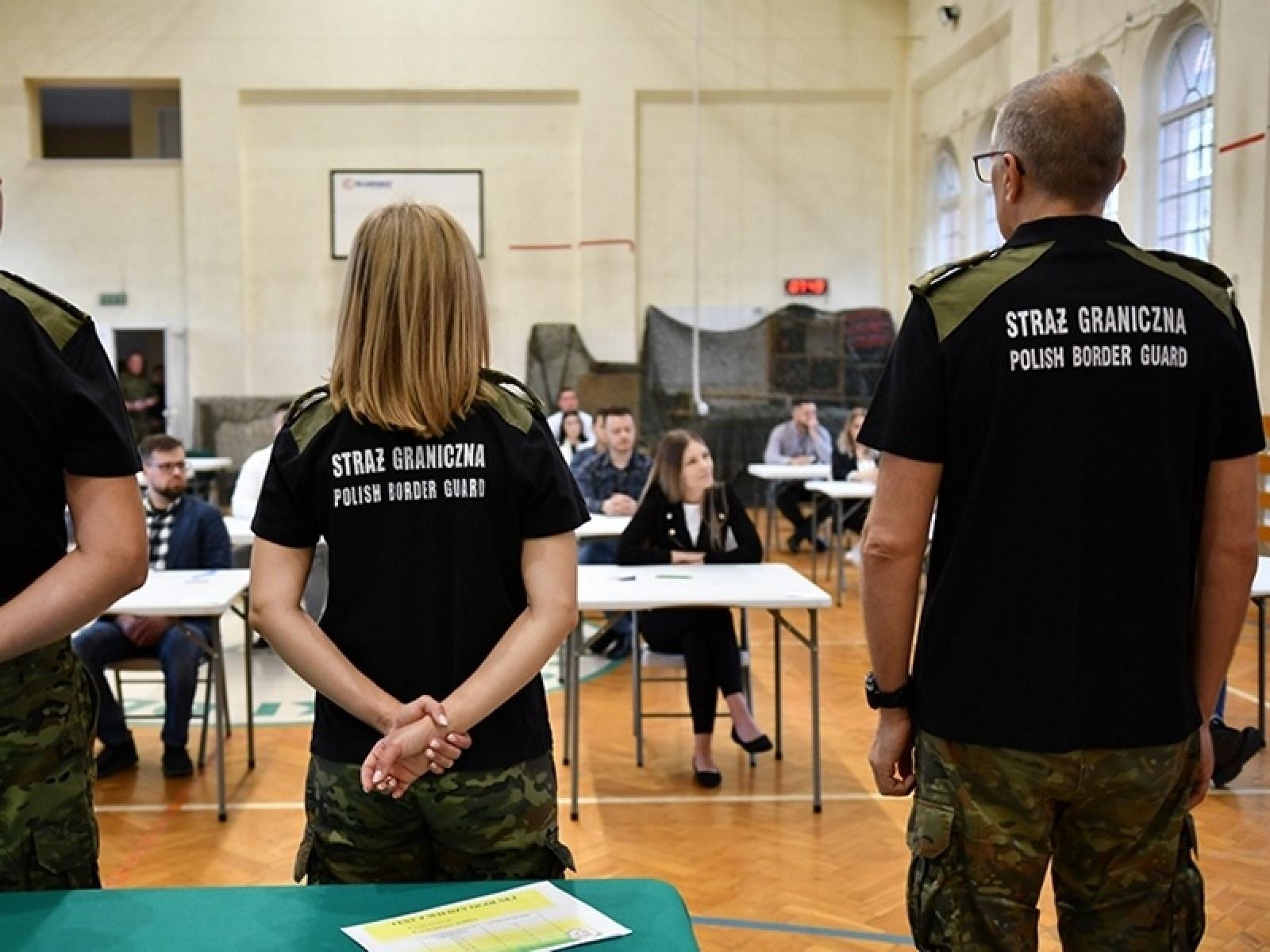 Zdjęcie w galerii na portalu naszraciborz.pl: Coraz więcej osób chce podjąć służbę w Śląskim Oddziale Straży Granicznej wiadomości z regionu