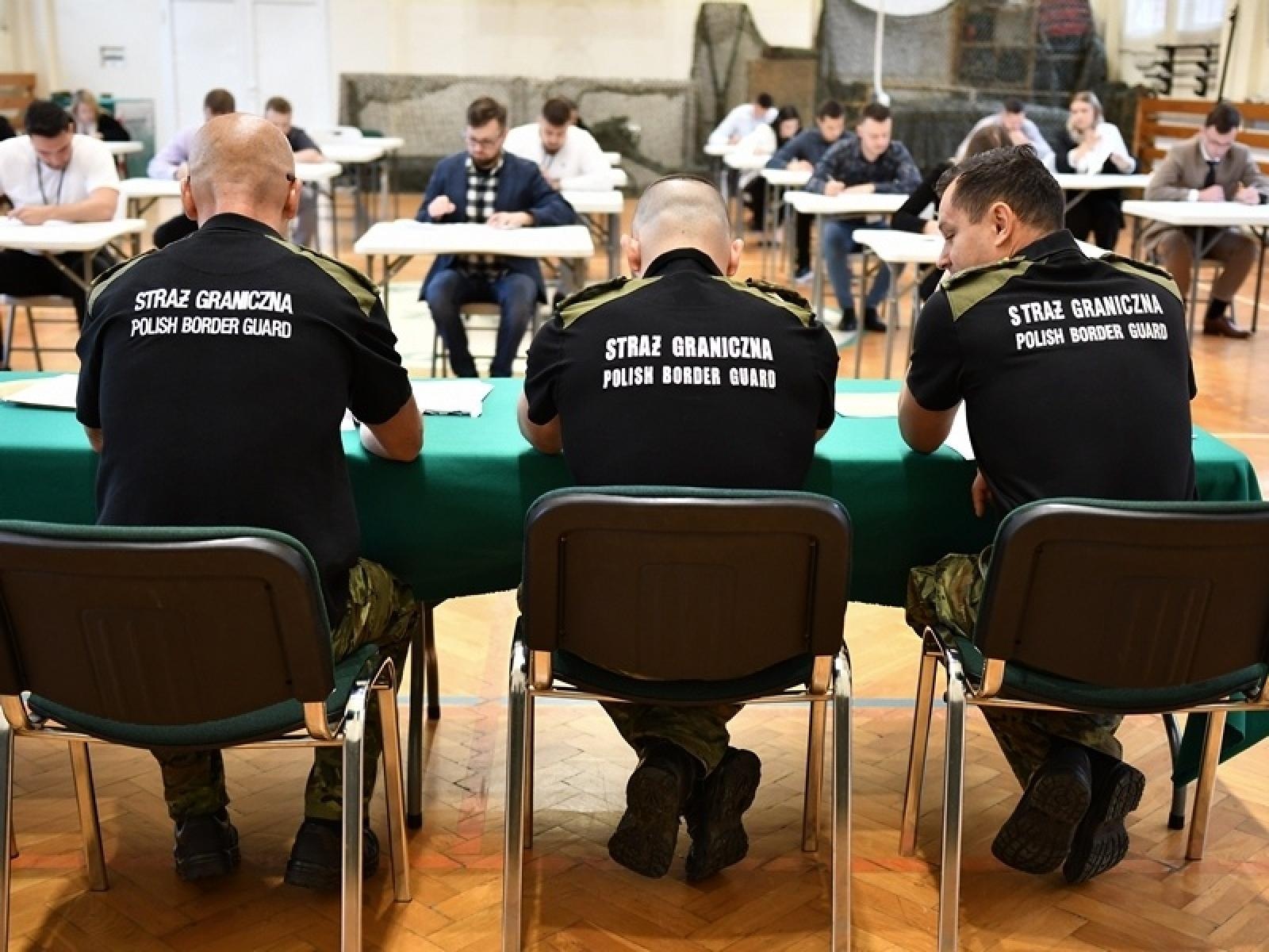 Zdjęcie w galerii na portalu naszraciborz.pl: Coraz więcej osób chce podjąć służbę w Śląskim Oddziale Straży Granicznej wiadomości z regionu