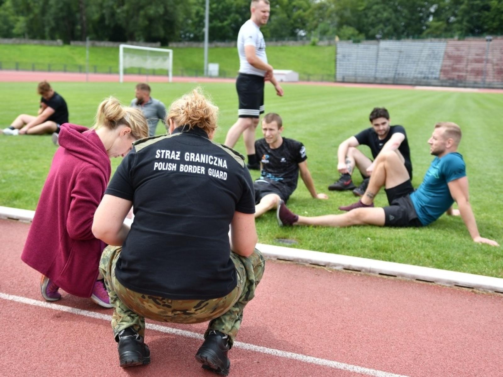 Zdjęcie w galerii na portalu naszraciborz.pl: Coraz więcej osób chce podjąć służbę w Śląskim Oddziale Straży Granicznej wiadomości z regionu