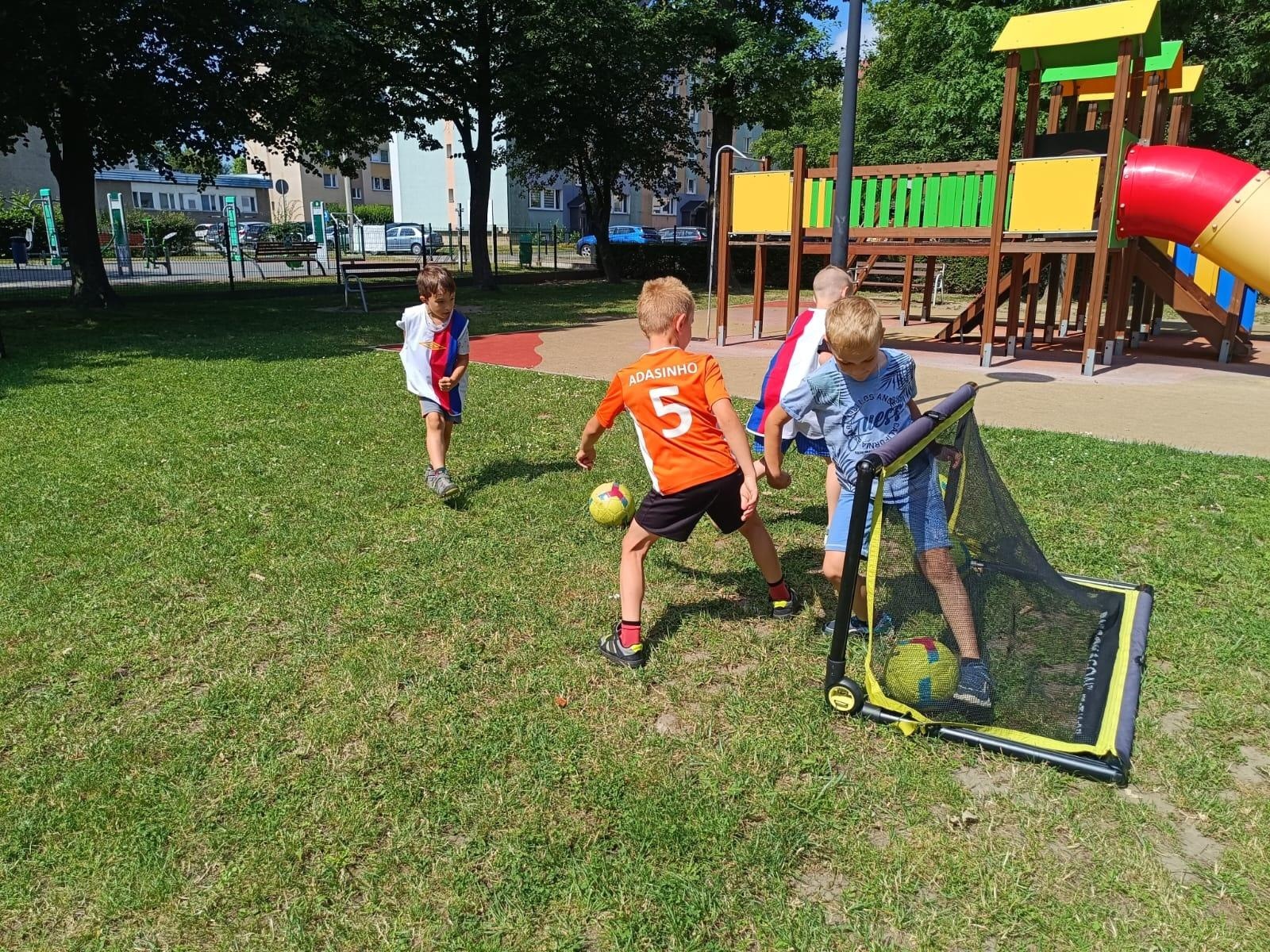 Zdjęcie w galerii na portalu naszraciborz.pl: Raciborskie przedszkolaki trenowały z Akademią United wiadomości z regionu