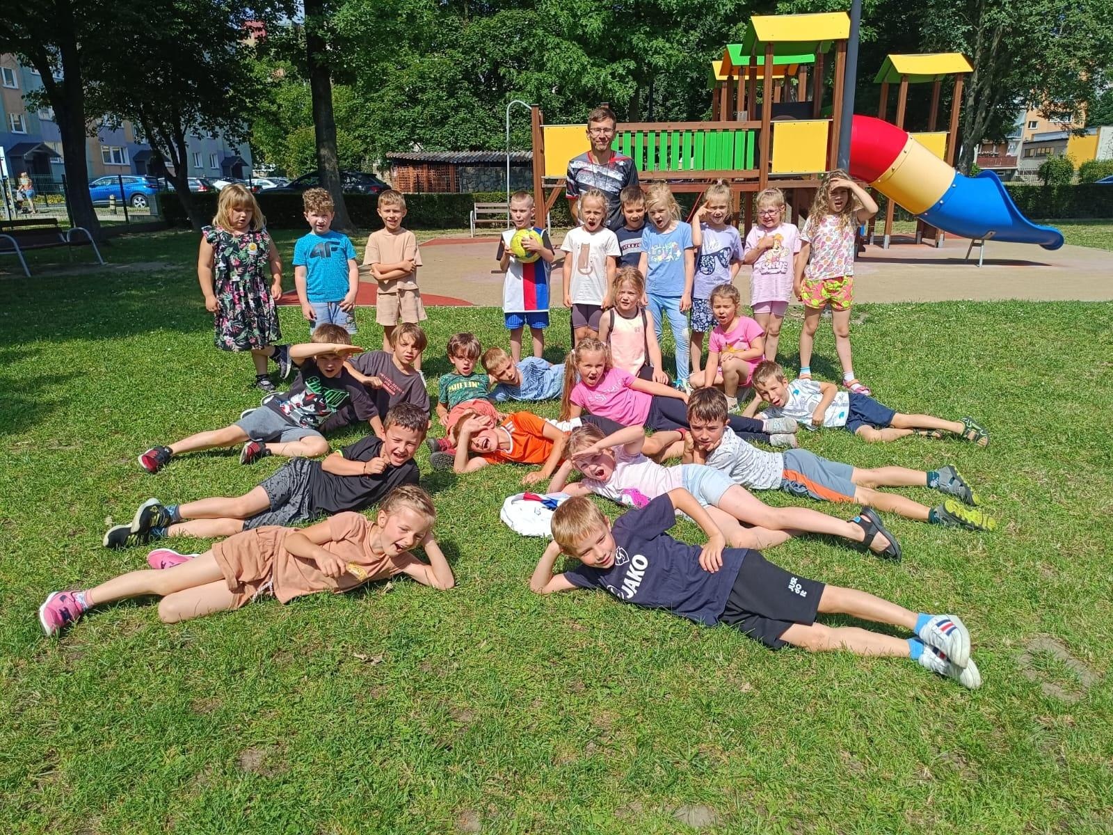 Zdjęcie w galerii na portalu naszraciborz.pl: Raciborskie przedszkolaki trenowały z Akademią United wiadomości z regionu