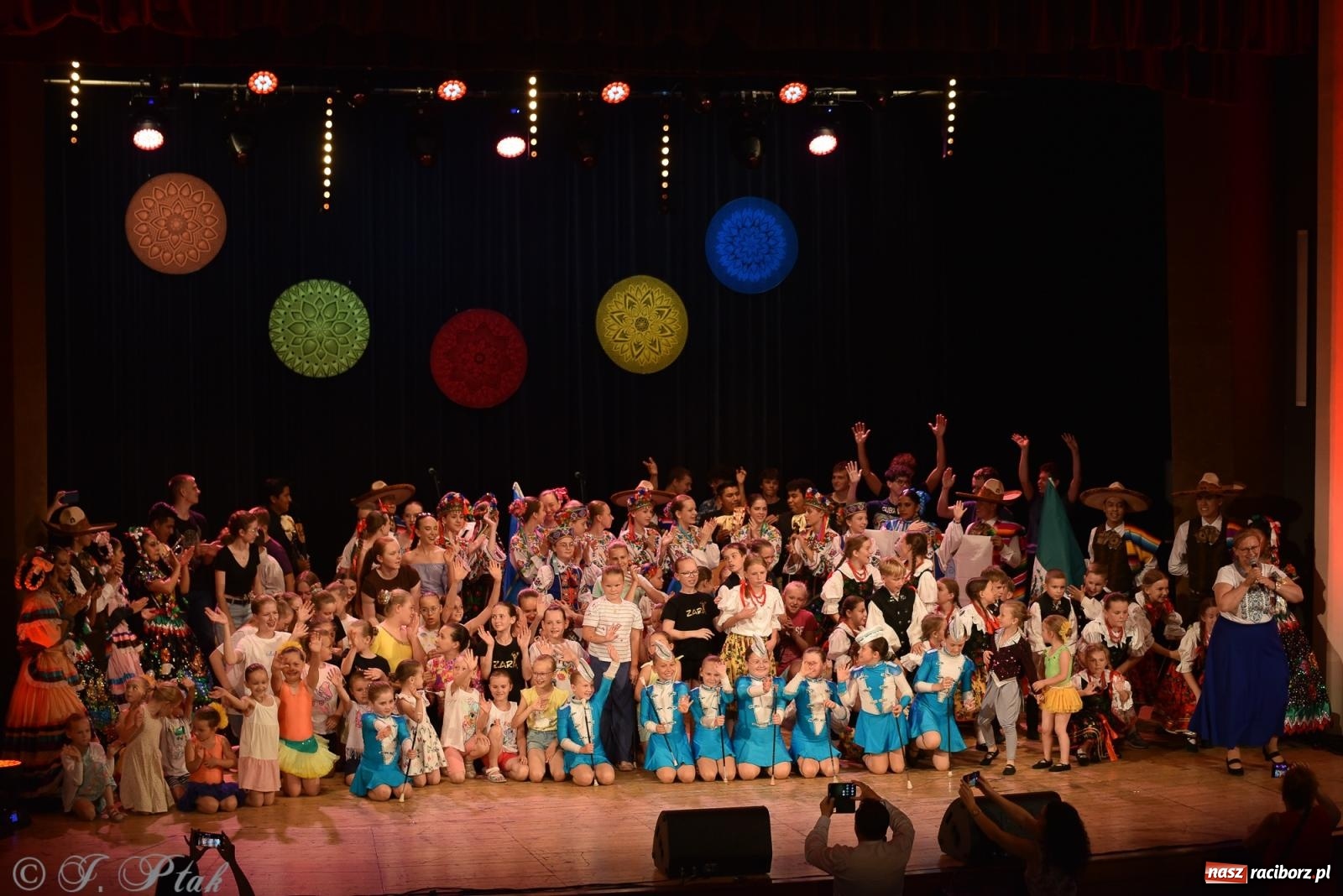 Zdjęcie w galerii na portalu naszraciborz.pl: Śląsk Kraina Wielu Kultur - koncert galowy w RCK wiadomości z regionu