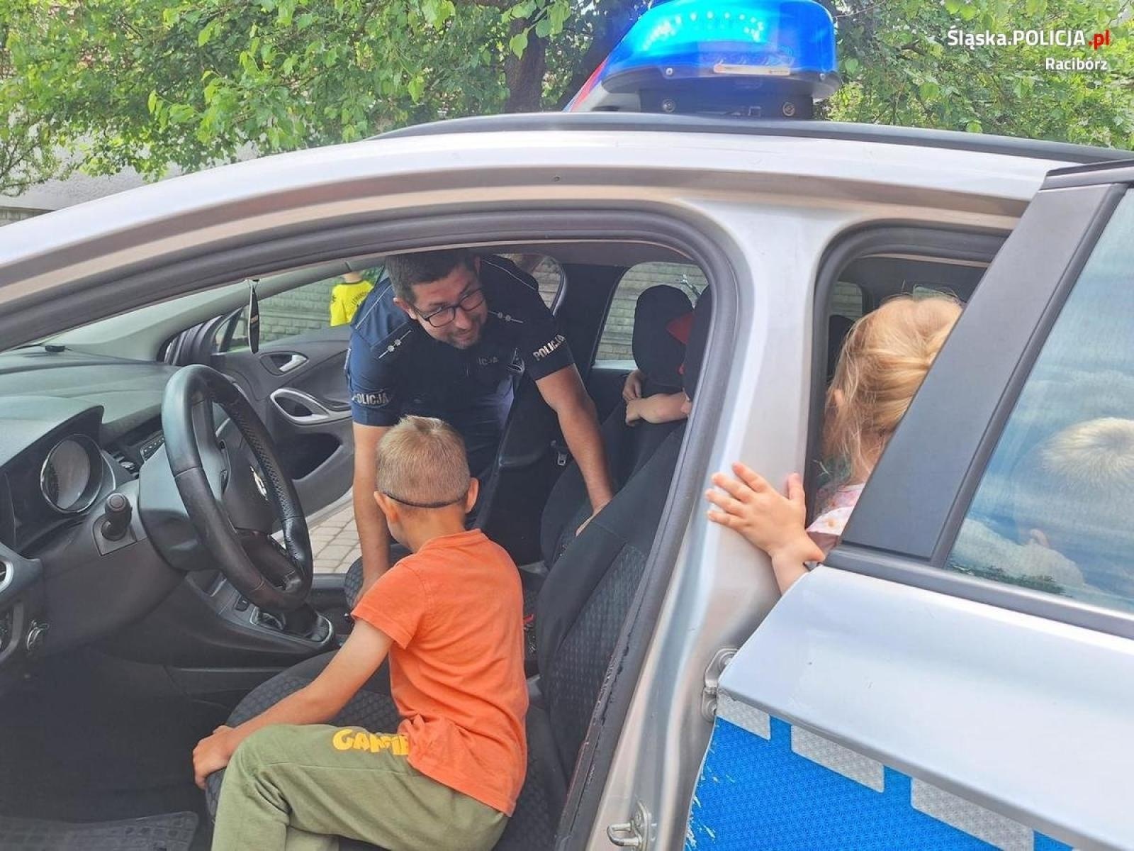 Zdjęcie w galerii na portalu naszraciborz.pl: Przedszkolaki z Budzisk miały wyjątkowe odwiedziny wiadomości z regionu