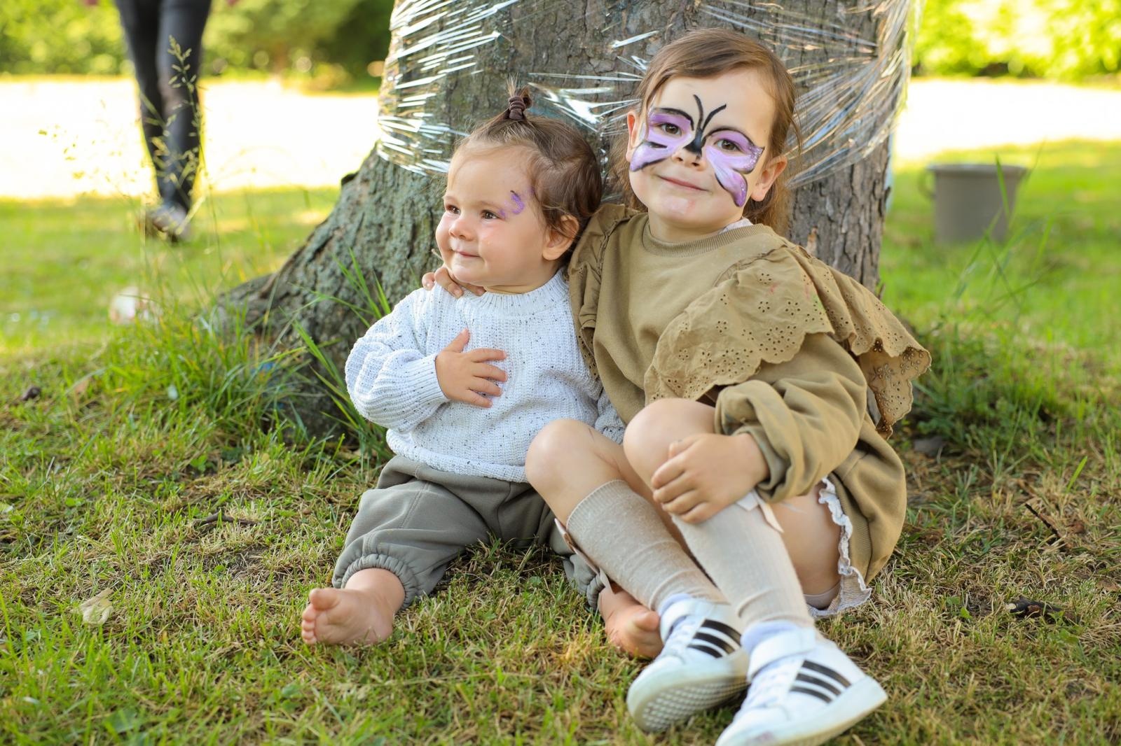 Zdjęcie w galerii na portalu naszraciborz.pl: Mali Odkrywcy Sztuki przywitali wakacje piknikiem w ogrodzie Strzechy wiadomości z regionu