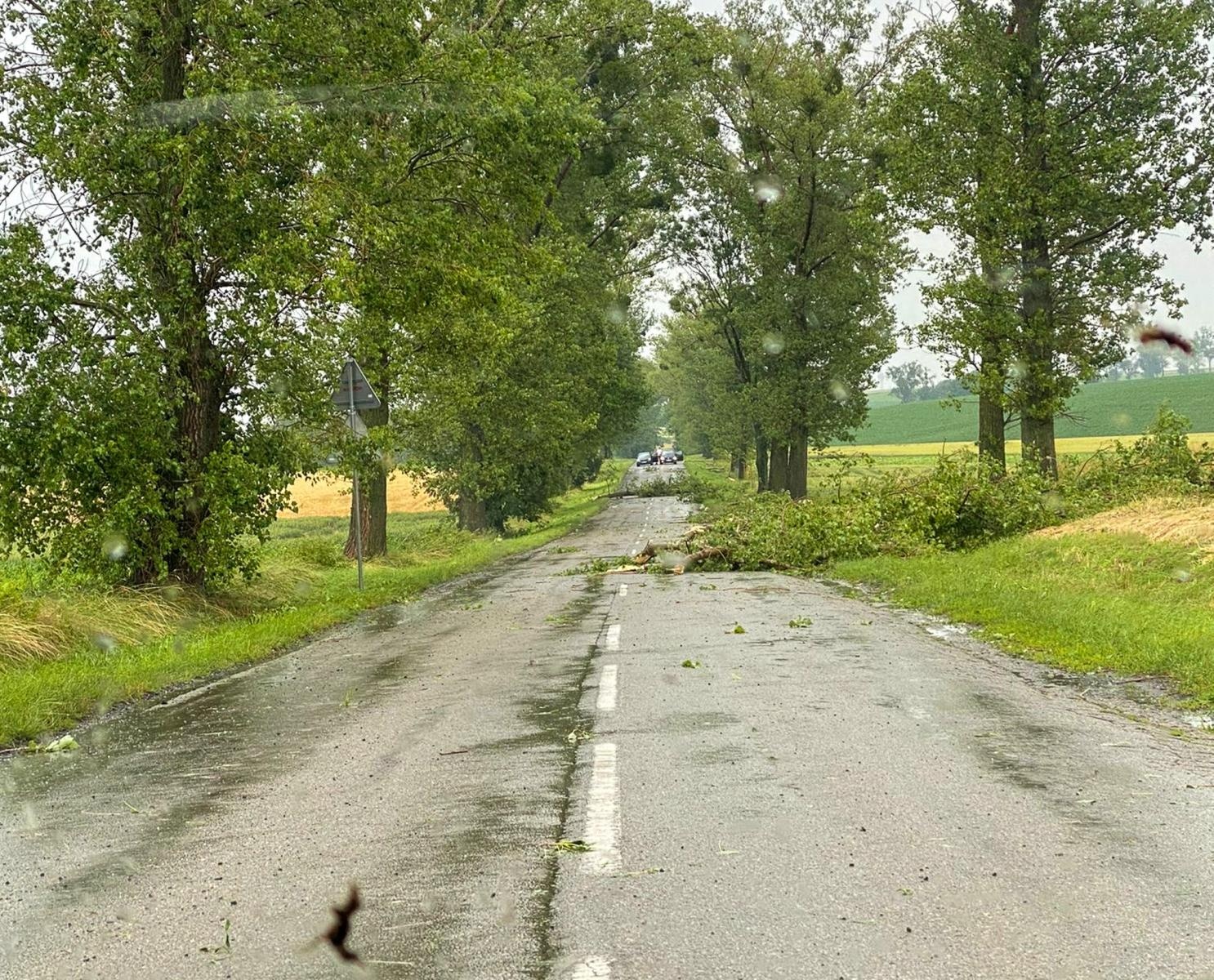 Zdjęcie w galerii na portalu naszraciborz.pl: W komendzie straży pożarnej zebrał się sztab kryzysowy wiadomości z regionu
