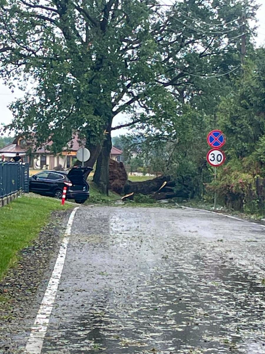 Zdjęcie w galerii na portalu naszraciborz.pl: W komendzie straży pożarnej zebrał się sztab kryzysowy wiadomości z regionu