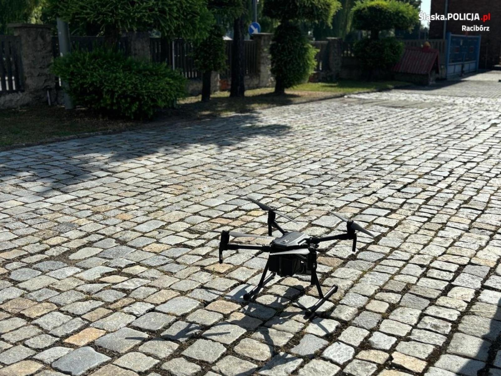 Zdjęcie w galerii na portalu naszraciborz.pl: Raciborska policja prowadziła akcję z użyciem drona [WIDEO] wiadomości z regionu