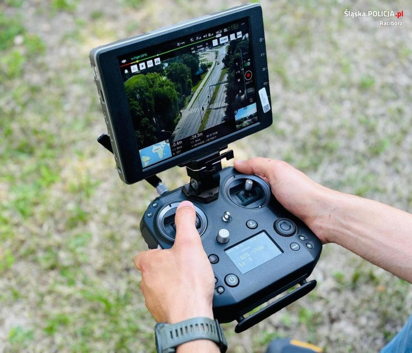 Zdjęcie w galerii na portalu naszraciborz.pl: Raciborska policja prowadziła akcję z użyciem drona [WIDEO] wiadomości z regionu