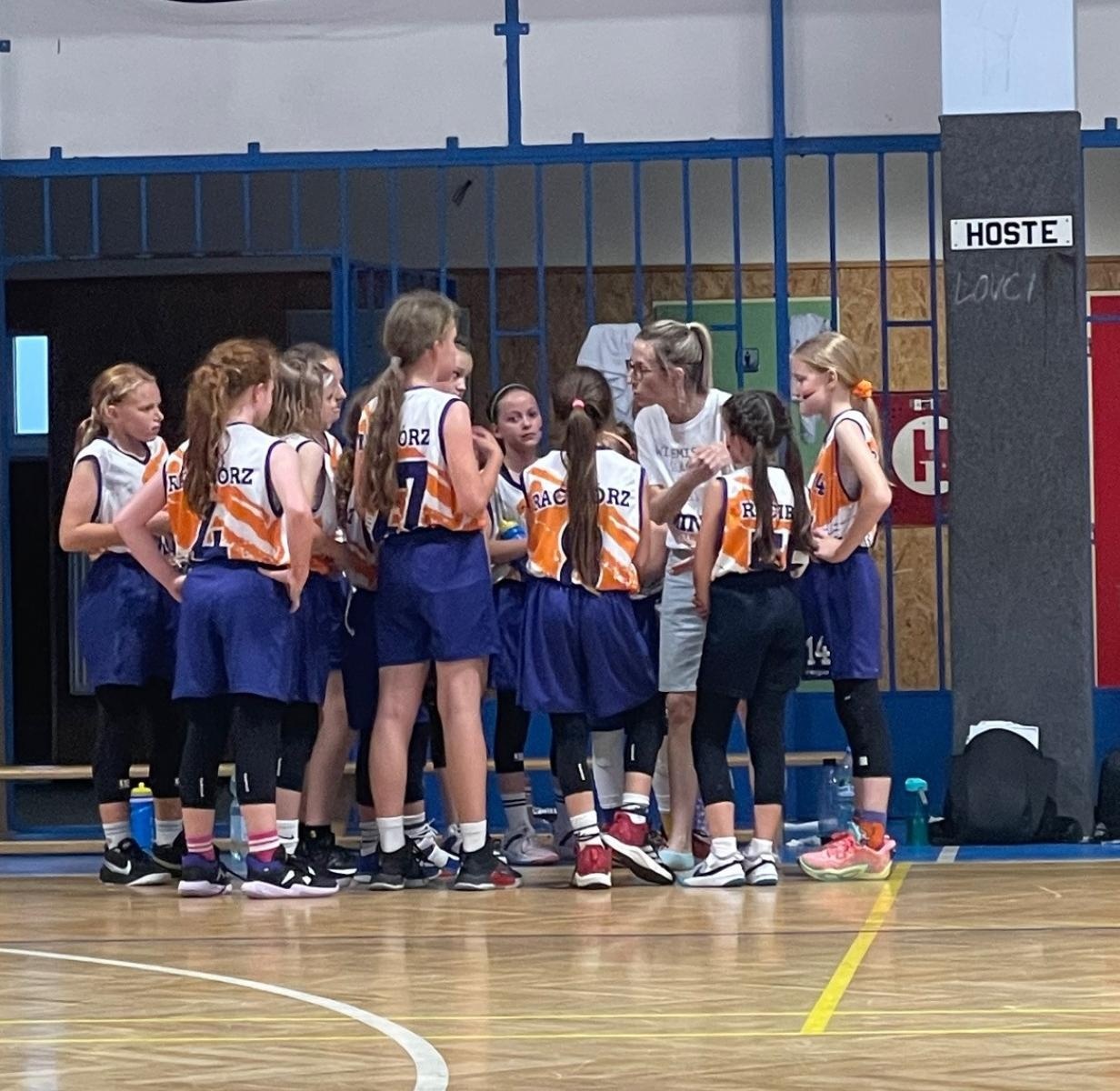 Zdjęcie w galerii na portalu naszraciborz.pl: Koszykarki Minibasketball Racibórz na XII Ostrava Cup wiadomości z regionu