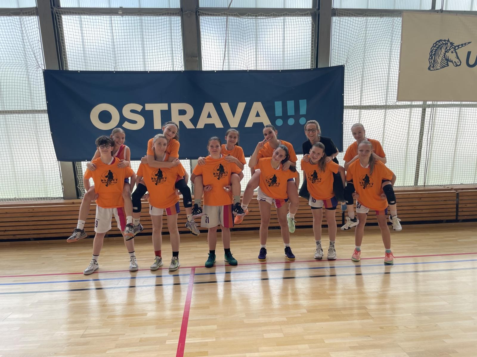 Zdjęcie w galerii na portalu naszraciborz.pl: Koszykarki Minibasketball Racibórz na XII Ostrava Cup wiadomości z regionu