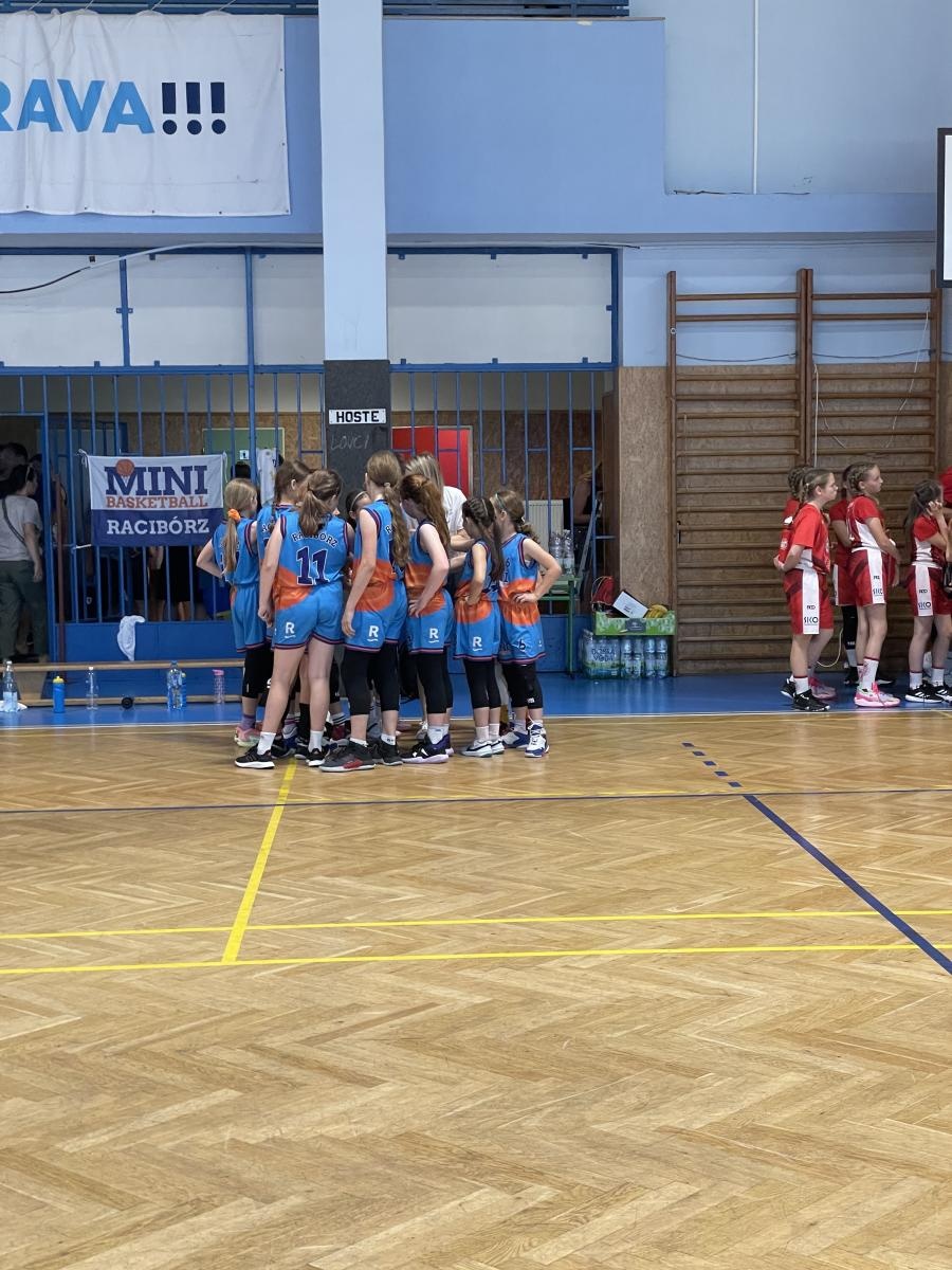 Zdjęcie w galerii na portalu naszraciborz.pl: Koszykarki Minibasketball Racibórz na XII Ostrava Cup wiadomości z regionu