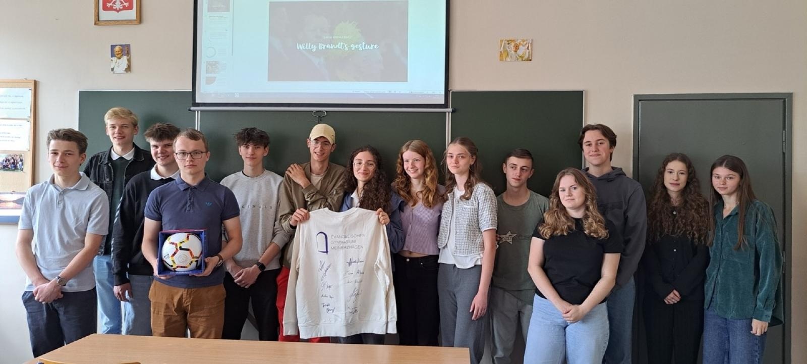 Zdjęcie w galerii na portalu naszraciborz.pl: Uczniowie z Evangelisches Gymnasium Meinerzhagen w II LO wiadomości z regionu