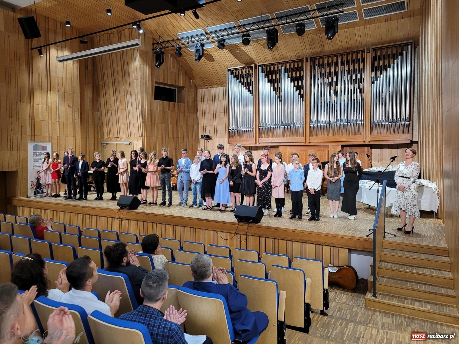Zdjęcie w galerii na portalu naszraciborz.pl: Koncert absolwentów raciborskiej szkoły muzycznej wiadomości z regionu