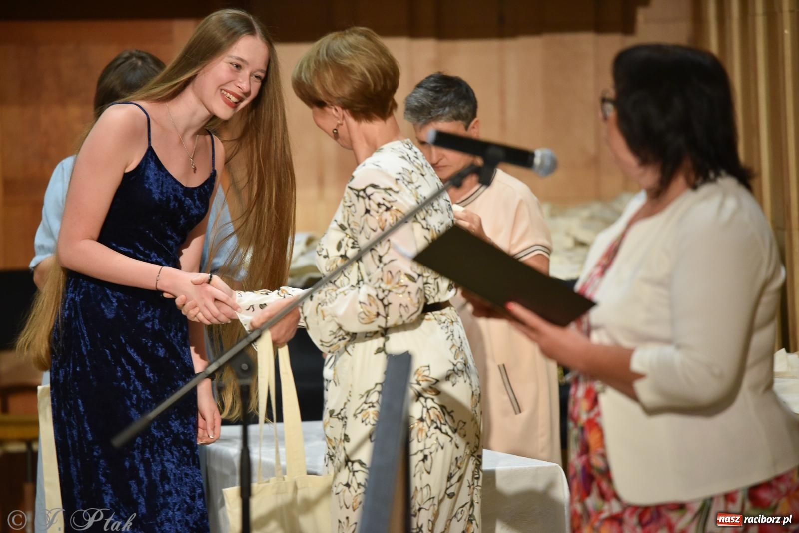 Zdjęcie w galerii na portalu naszraciborz.pl: Koncert absolwentów raciborskiej szkoły muzycznej wiadomości z regionu