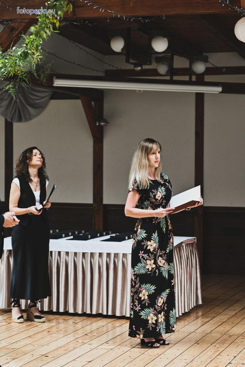 Zdjęcie w galerii na portalu naszraciborz.pl: Burmistrz Krzanowic uhonorował prymusów wiadomości z regionu