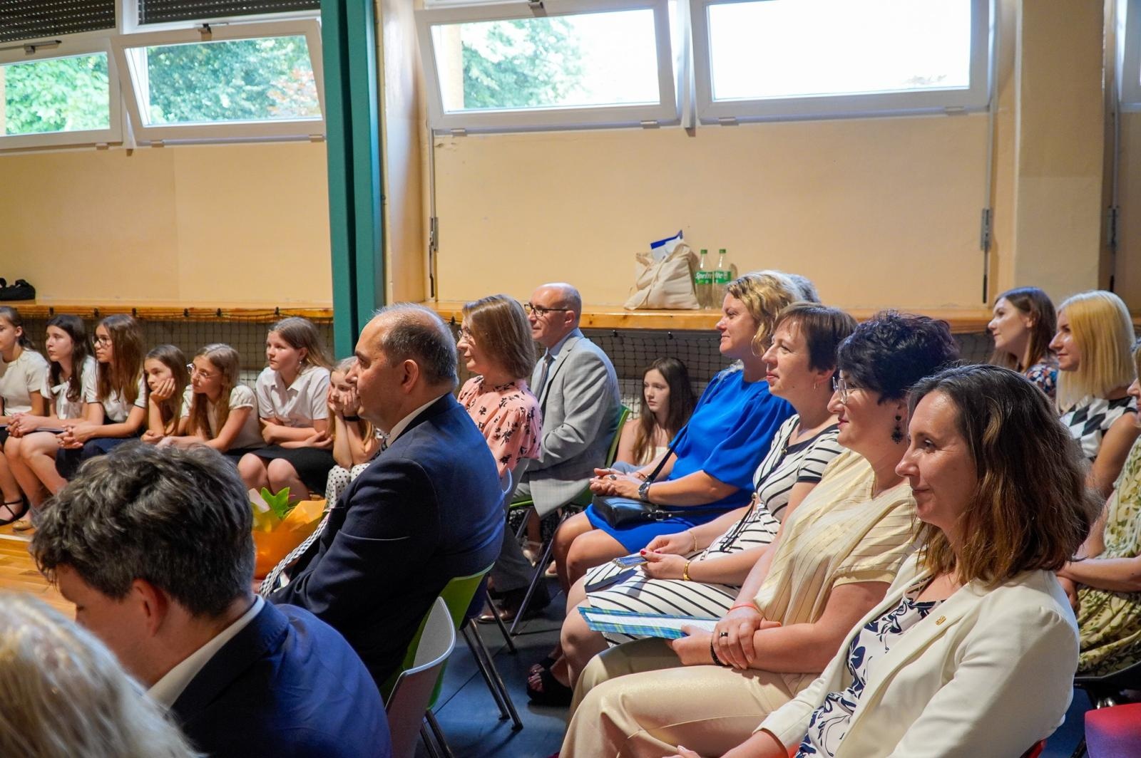 Zdjęcie w galerii na portalu naszraciborz.pl: Powiatowe i miejskie zakończenie roku szkolnego. Mamy już wakacje 2024 [FOTO i WIDEO] wiadomości z regionu
