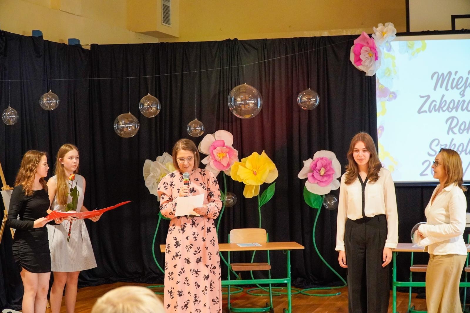 Zdjęcie w galerii na portalu naszraciborz.pl: Powiatowe i miejskie zakończenie roku szkolnego. Mamy już wakacje 2024 [FOTO i WIDEO] wiadomości z regionu