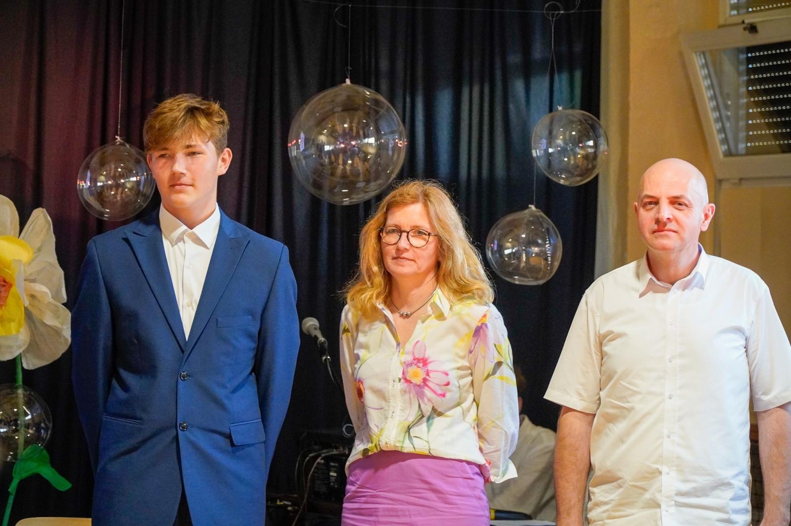 Zdjęcie w galerii na portalu naszraciborz.pl: Powiatowe i miejskie zakończenie roku szkolnego. Mamy już wakacje 2024 [FOTO i WIDEO] wiadomości z regionu