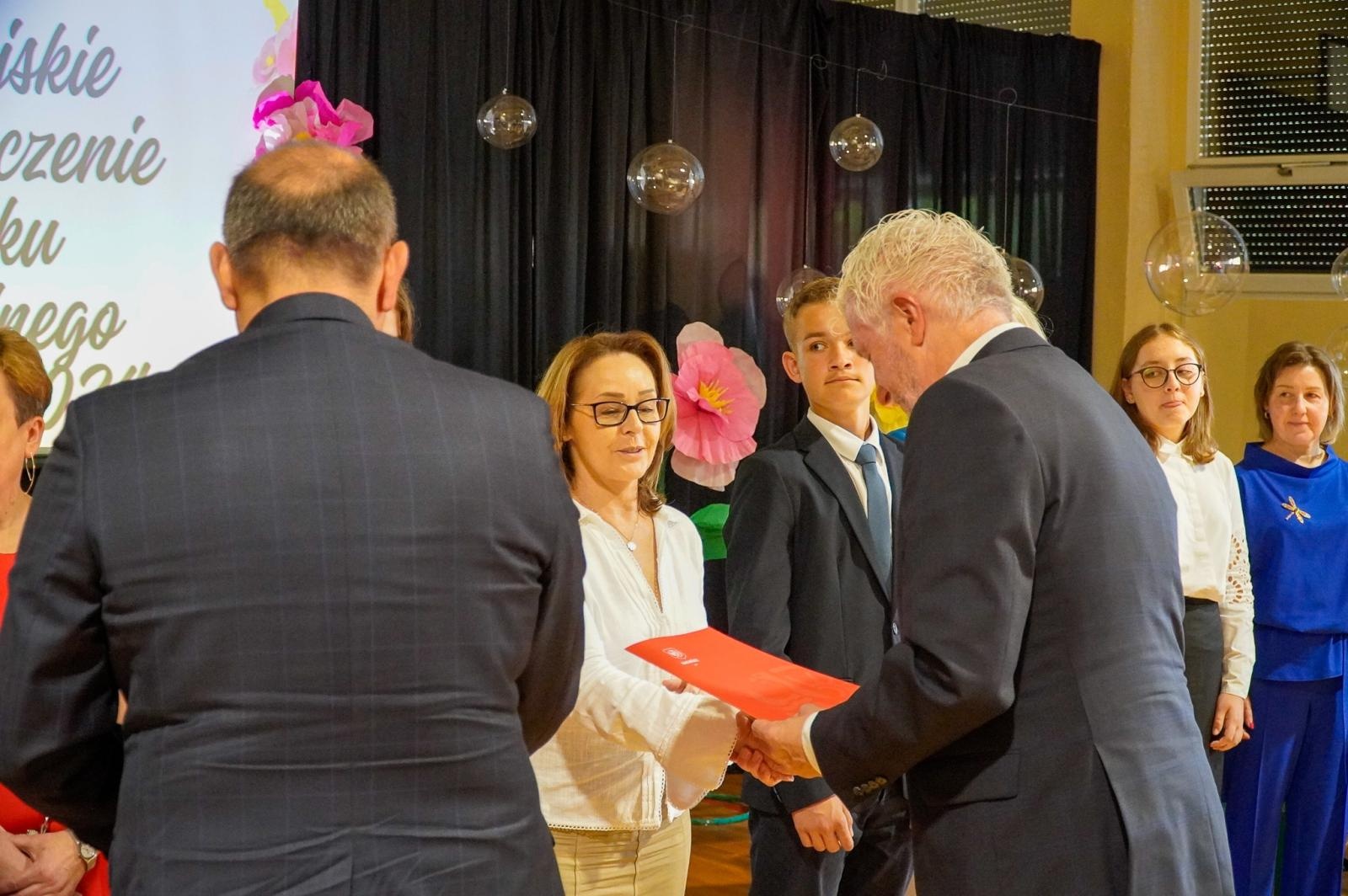 Zdjęcie w galerii na portalu naszraciborz.pl: Powiatowe i miejskie zakończenie roku szkolnego. Mamy już wakacje 2024 [FOTO i WIDEO] wiadomości z regionu