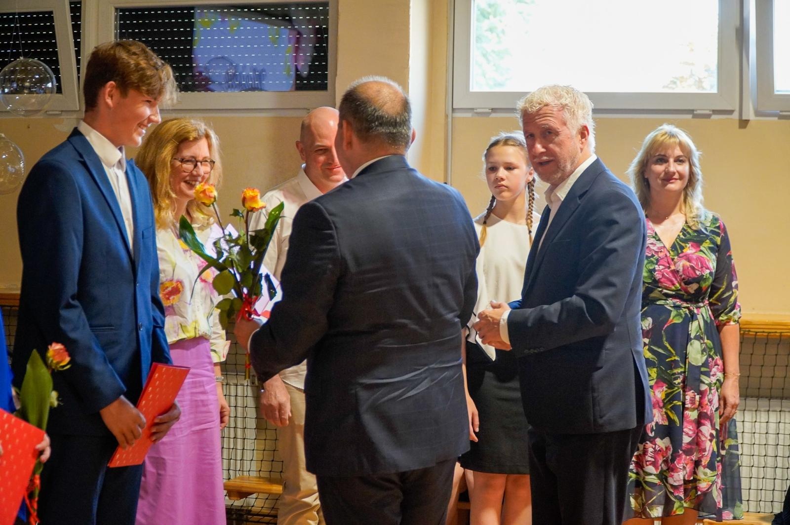 Zdjęcie w galerii na portalu naszraciborz.pl: Powiatowe i miejskie zakończenie roku szkolnego. Mamy już wakacje 2024 [FOTO i WIDEO] wiadomości z regionu