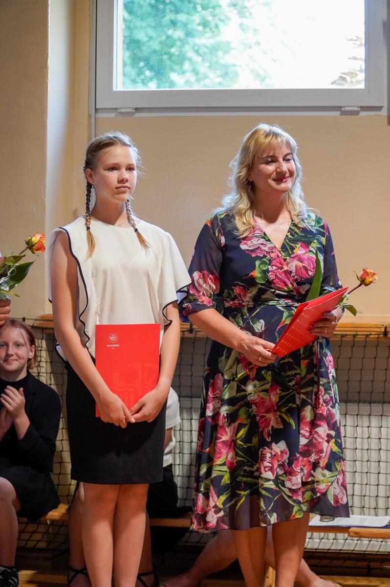 Zdjęcie w galerii na portalu naszraciborz.pl: Powiatowe i miejskie zakończenie roku szkolnego. Mamy już wakacje 2024 [FOTO i WIDEO] wiadomości z regionu