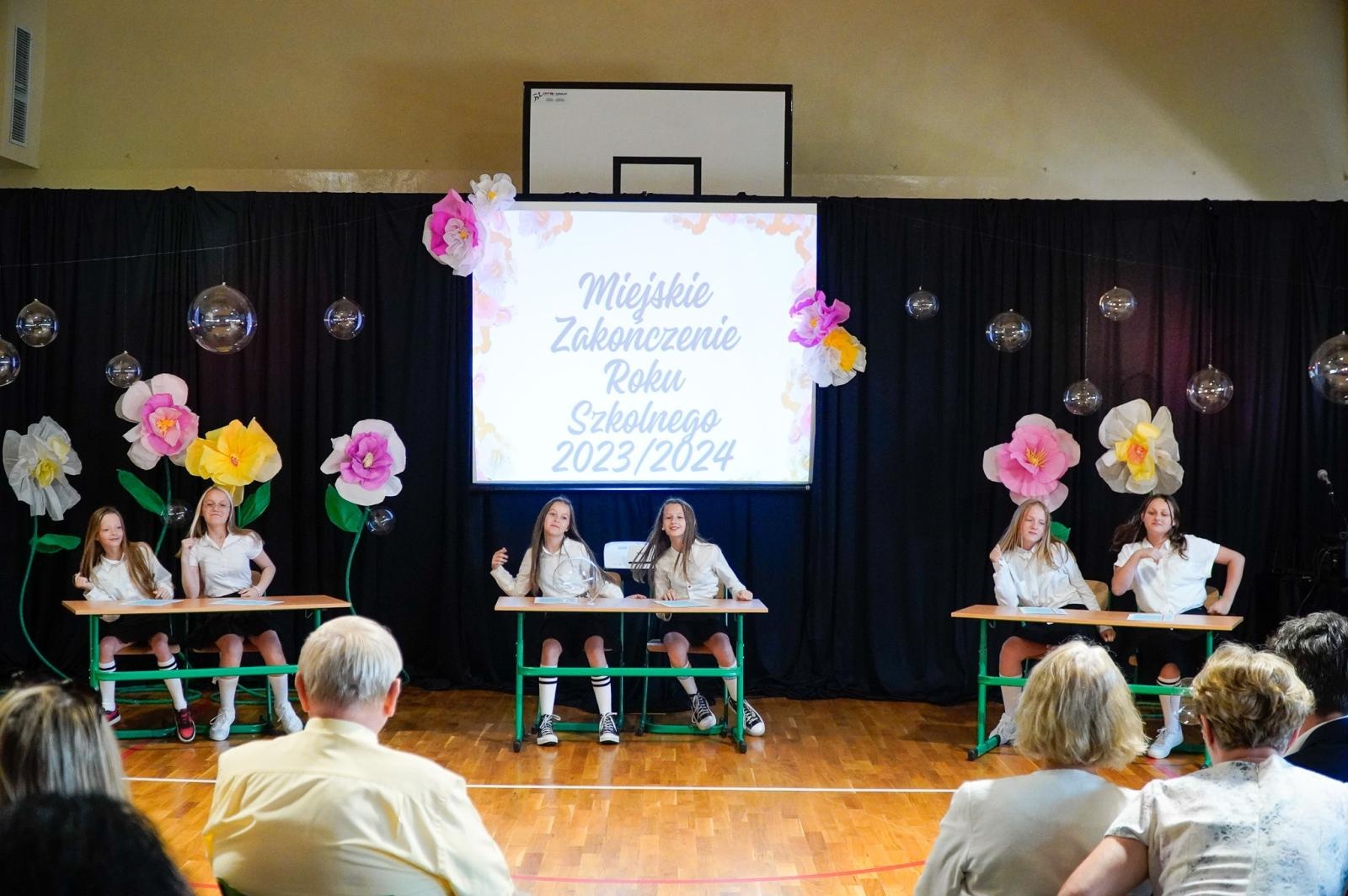 Zdjęcie w galerii na portalu naszraciborz.pl: Powiatowe i miejskie zakończenie roku szkolnego. Mamy już wakacje 2024 [FOTO i WIDEO] wiadomości z regionu