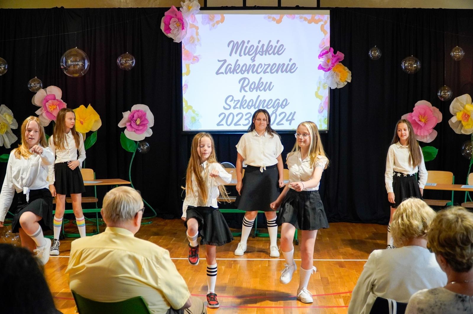 Zdjęcie w galerii na portalu naszraciborz.pl: Powiatowe i miejskie zakończenie roku szkolnego. Mamy już wakacje 2024 [FOTO i WIDEO] wiadomości z regionu