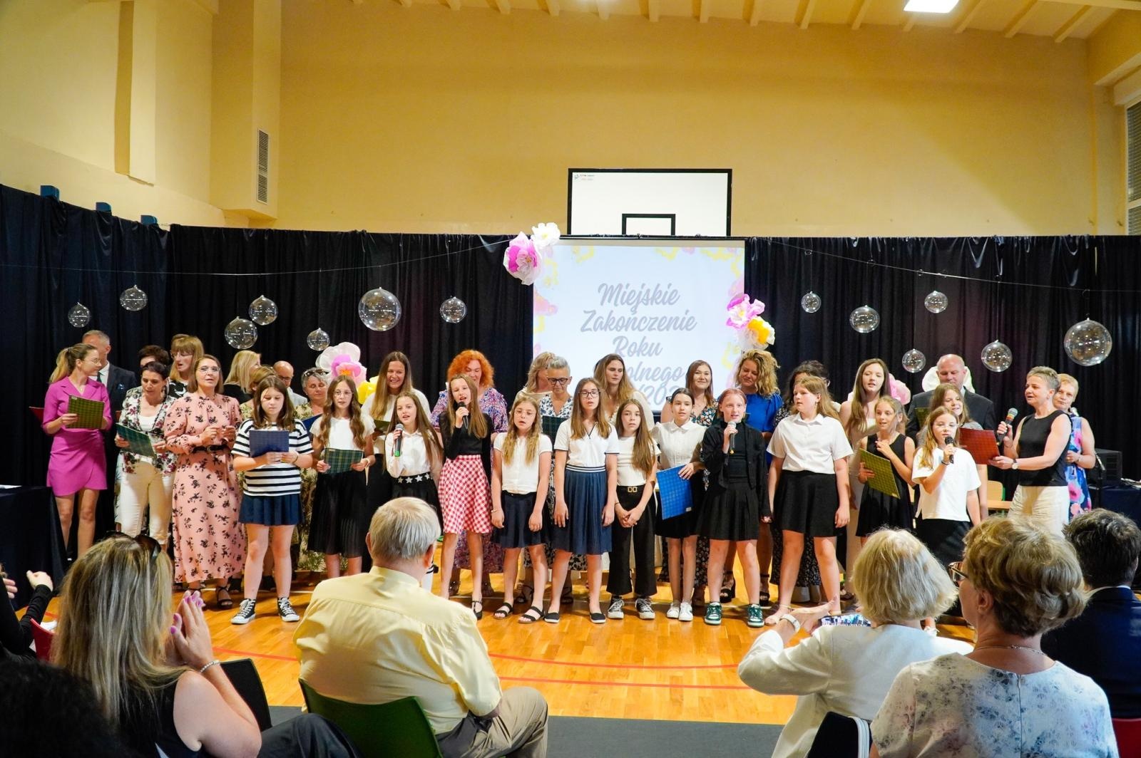 Zdjęcie w galerii na portalu naszraciborz.pl: Powiatowe i miejskie zakończenie roku szkolnego. Mamy już wakacje 2024 [FOTO i WIDEO] wiadomości z regionu