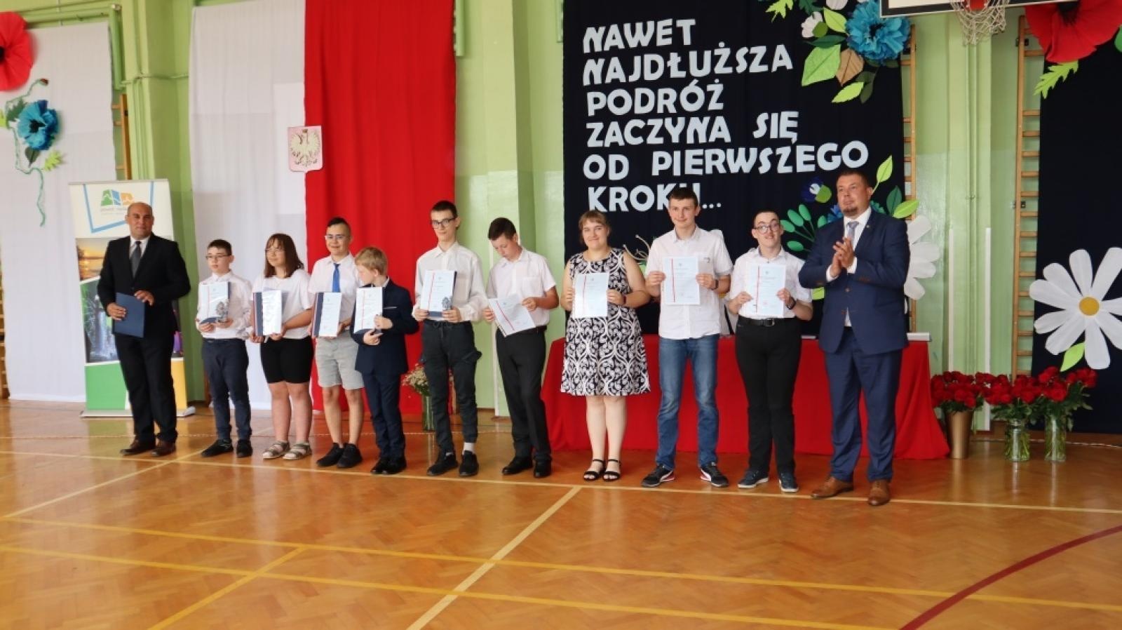 Zdjęcie w galerii na portalu naszraciborz.pl: Powiatowe i miejskie zakończenie roku szkolnego. Mamy już wakacje 2024 [FOTO i WIDEO] wiadomości z regionu